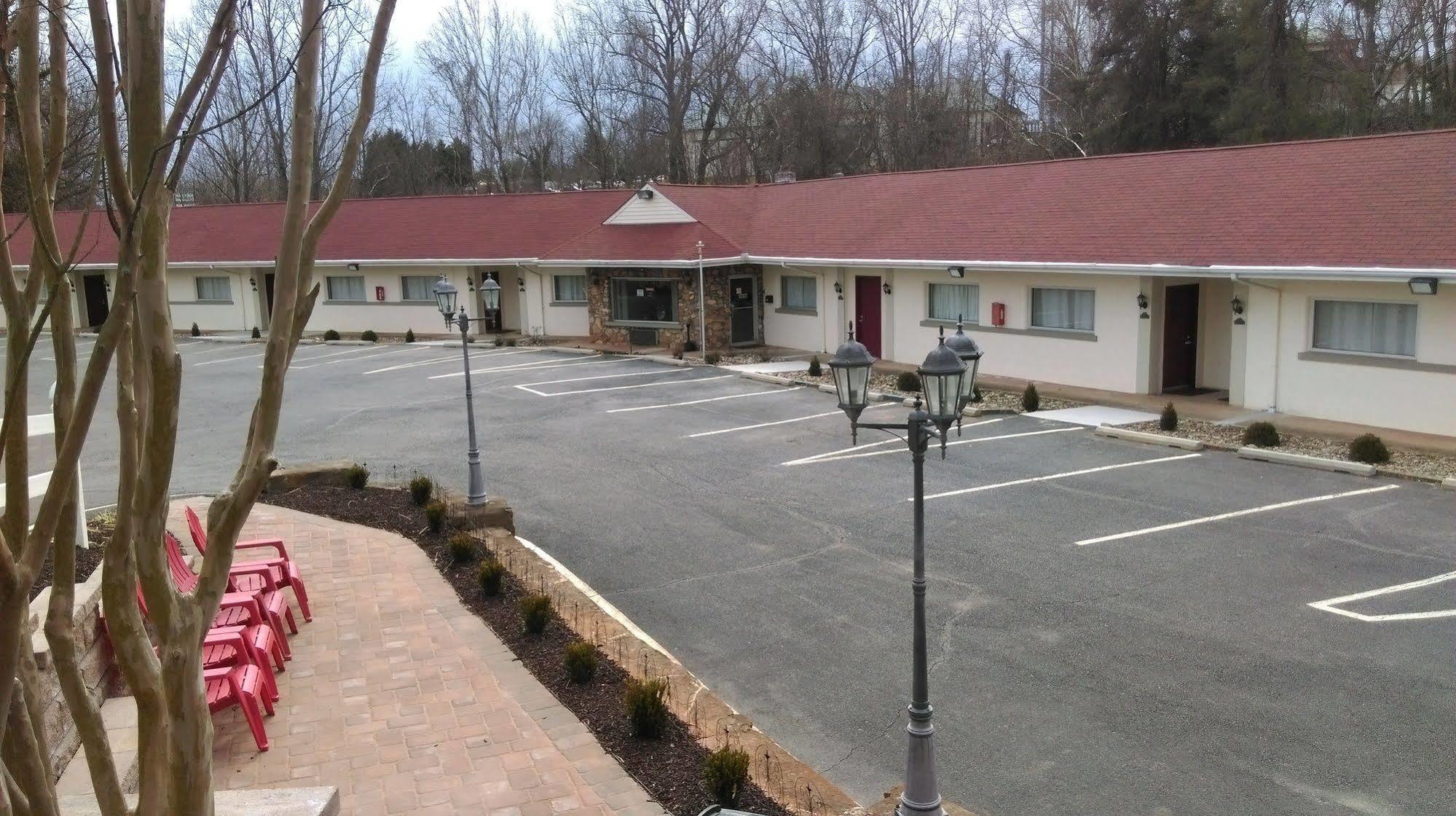 Amherst Inn - Virginia Экстерьер фото